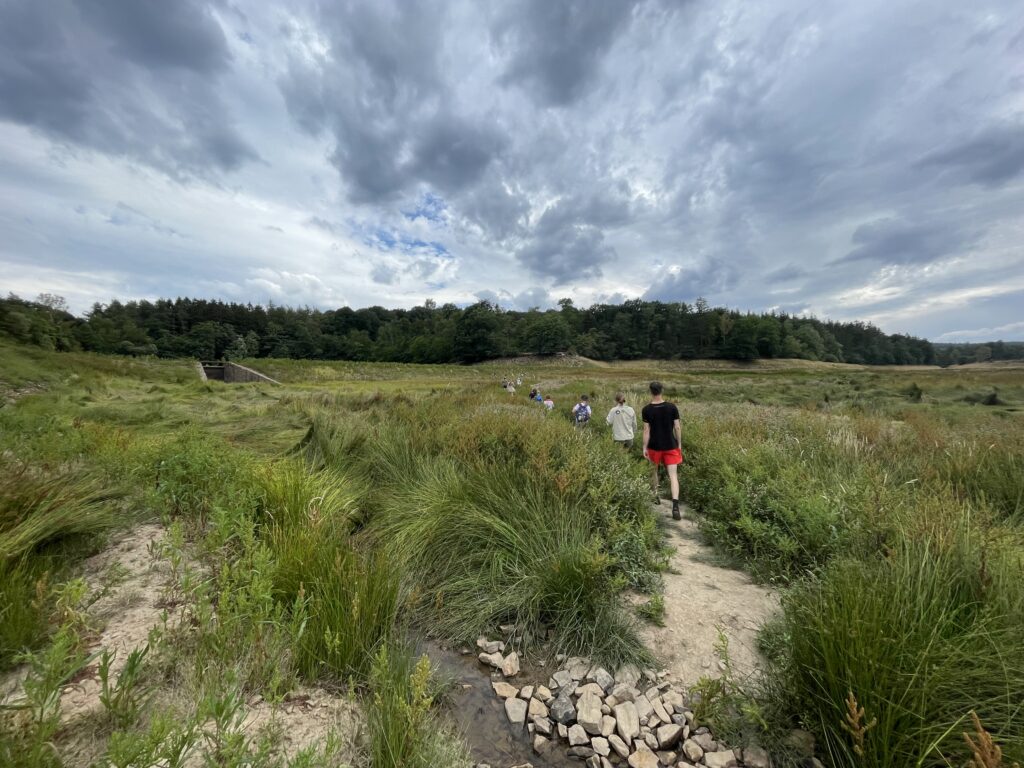 Wanderung durch die Talsperre